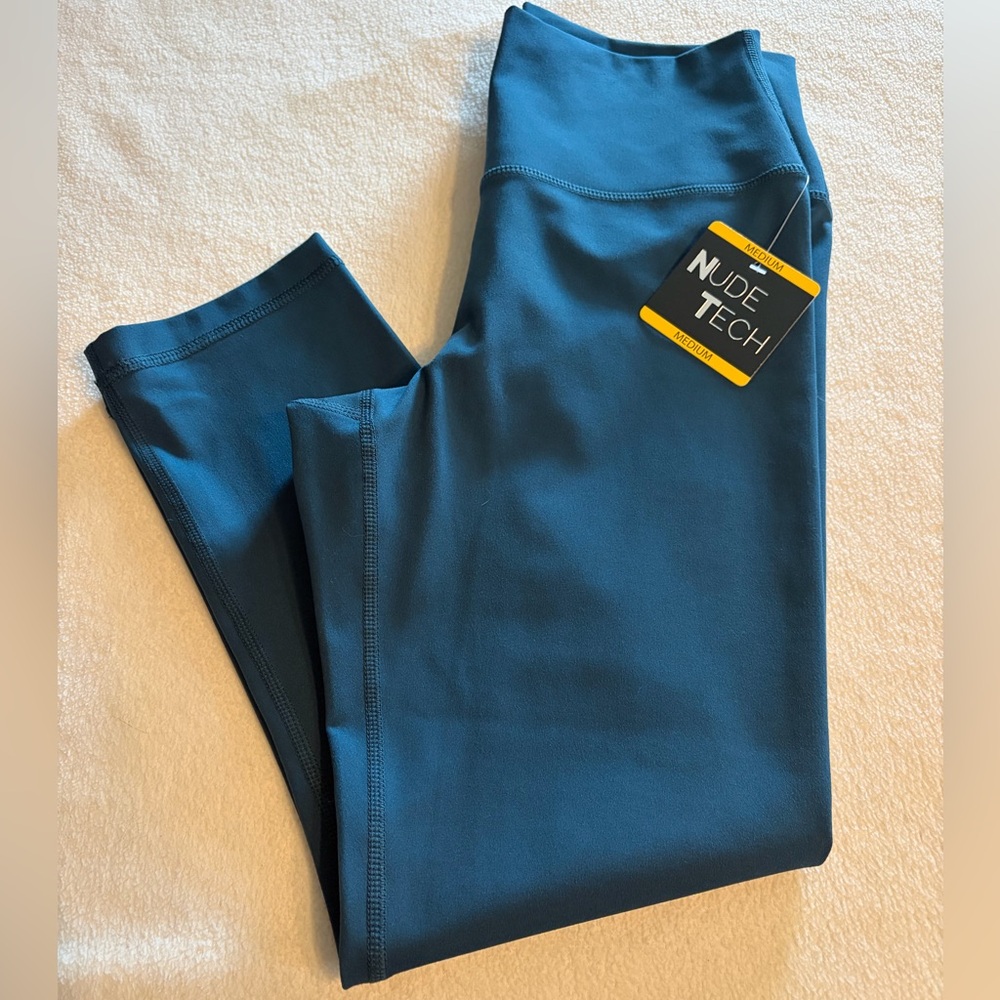 Nude Tech High-Waist Capri Leggings in Teal